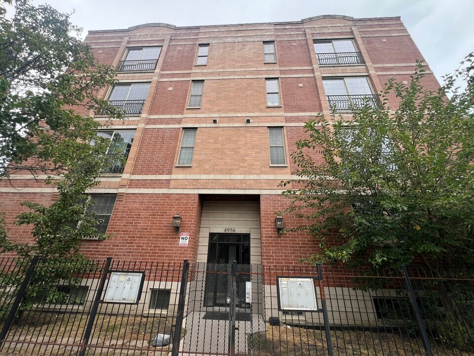 4956 S Vincennes Ave in Chicago, IL - Building Photo