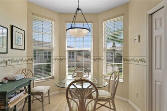 1905 Seville Blvd in Naples, FL - Foto de edificio - Building Photo