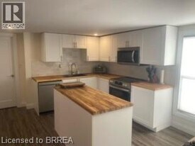 122 Nelson St in Brantford, ON - Building Photo
