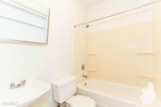 3957 Irving Park Rd in Chicago, IL - Building Photo - Building Photo