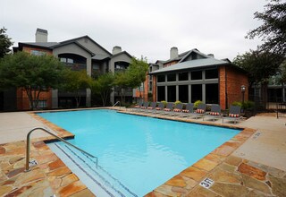 Reagan at Bear Creek in Euless, TX - Foto de edificio - Building Photo