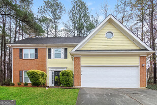 7139 Lone Oak Trce in Lithonia, GA - Building Photo