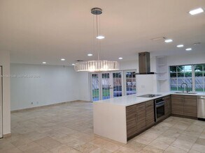2040 NE 197th Terrace in Miami, FL - Building Photo - Building Photo