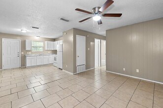 1611 Jones St in Taylor, TX - Building Photo - Building Photo