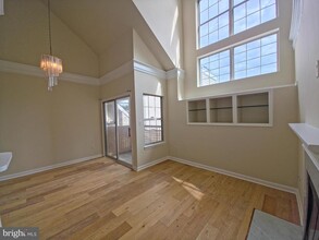 933 Hillside Lake Terrace in Gaithersburg, MD - Building Photo - Building Photo