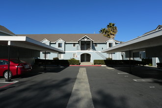 Cedar Woods Apartments in Vista, CA - Building Photo - Building Photo