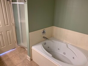 9542 Summer Pointe Ave in Baton Rouge, LA - Foto de edificio - Building Photo