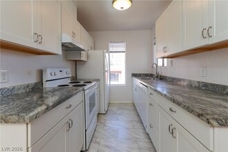 870 B in Boulder City, NV - Building Photo - Building Photo