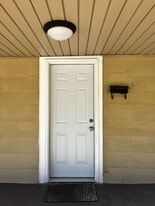 859 4th St Dr NW, Unit B in Hickory, NC - Building Photo