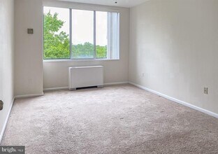 6631 Wakefield Dr in Alexandria, VA - Building Photo - Building Photo