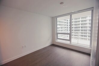 6320-6No3 No. 3 Road in Richmond, BC - Building Photo - Building Photo