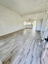 5861 Los Santos Dr in Palm Springs, CA - Foto de edificio - Building Photo