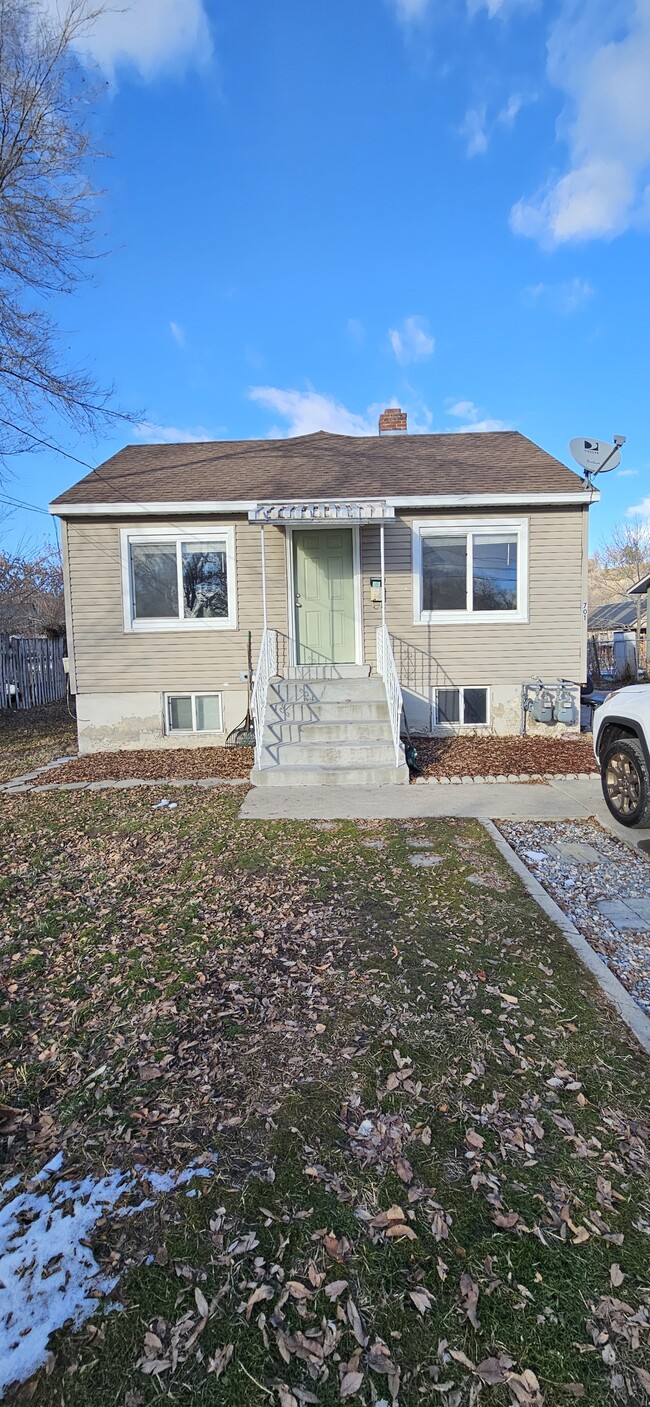 property at 701 E 200 N