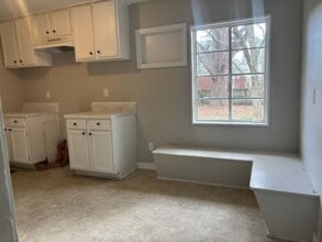 335 Cummins St in Jackson, MS - Building Photo - Building Photo