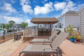 13 Clearwater Way in Toms River, NJ - Building Photo - Building Photo