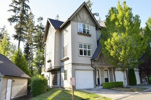 22528 NE Alder Crest Ln in Redmond, WA - Building Photo