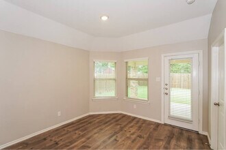1526 Woodlake Dr in Waxahachie, TX - Building Photo - Building Photo