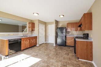 1820 Feather Reed Ln in Greenwood, IN - Building Photo - Building Photo
