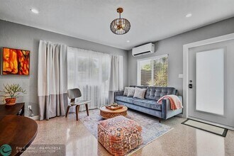 1215 NE 17th Ave, Unit 3 in Fort Lauderdale, FL - Building Photo - Building Photo