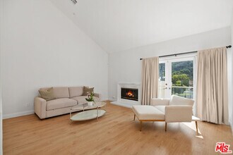 622 Palisades Dr in Los Angeles, CA - Building Photo - Building Photo