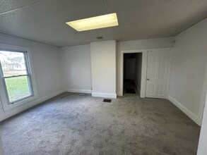 233 S Pine St in Newark, OH - Building Photo - Building Photo