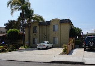 1535 Felspar St in San Diego, CA - Foto de edificio - Building Photo