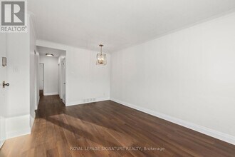 50 Rhydwen Ave in Toronto, ON - Building Photo - Building Photo