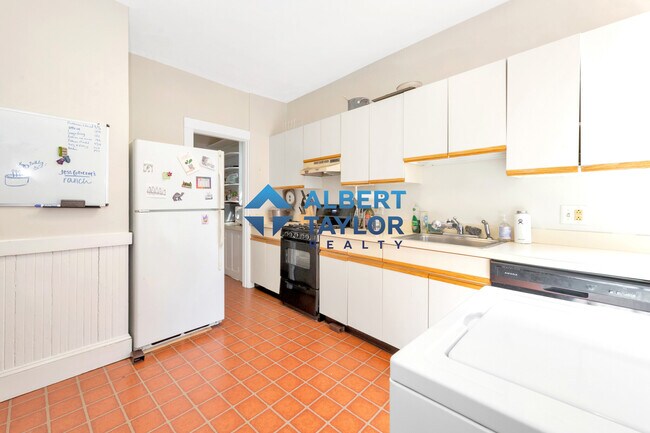 104 Strathmore Rd, Unit 4 in Boston, MA - Building Photo - Building Photo