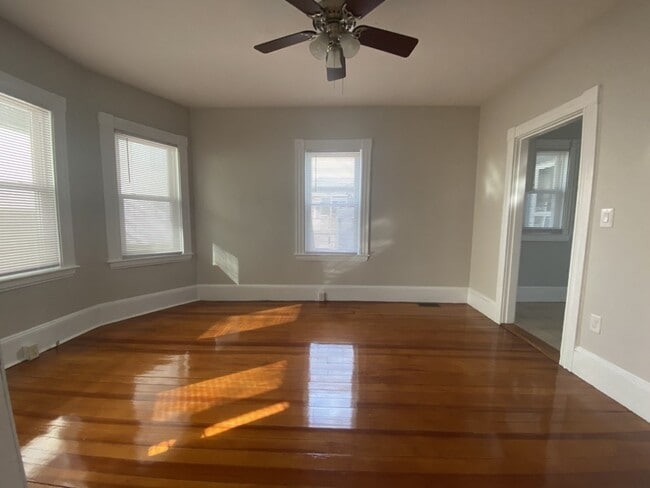 31 Fairview St in Dedham, MA - Building Photo - Building Photo
