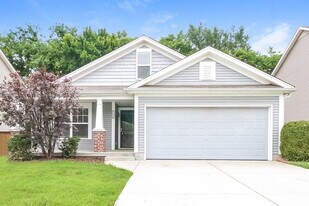 135 Crestwood Ln in Spring Hill, TN - Building Photo