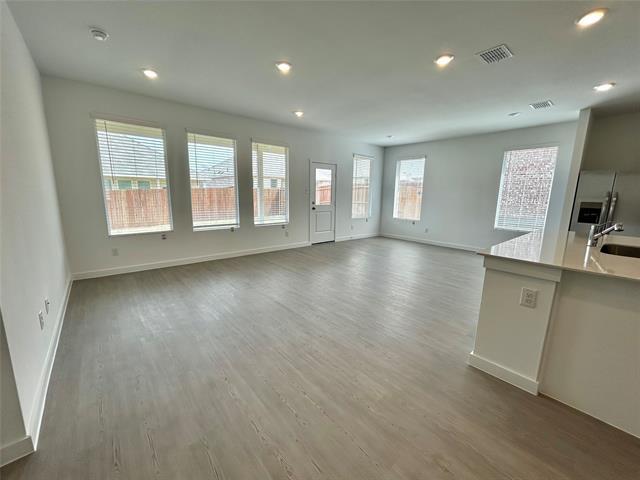 326 Sedalia Trl in Justin, TX - Foto de edificio - Building Photo