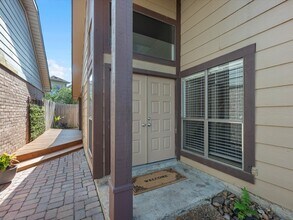 1210 Normans Woods St in Houston, TX - Building Photo - Building Photo