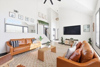 6440 Knoll Ridge Dr in Dallas, TX - Building Photo - Building Photo