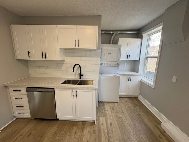 144 Locke St S in Hamilton, ON - Building Photo - Building Photo
