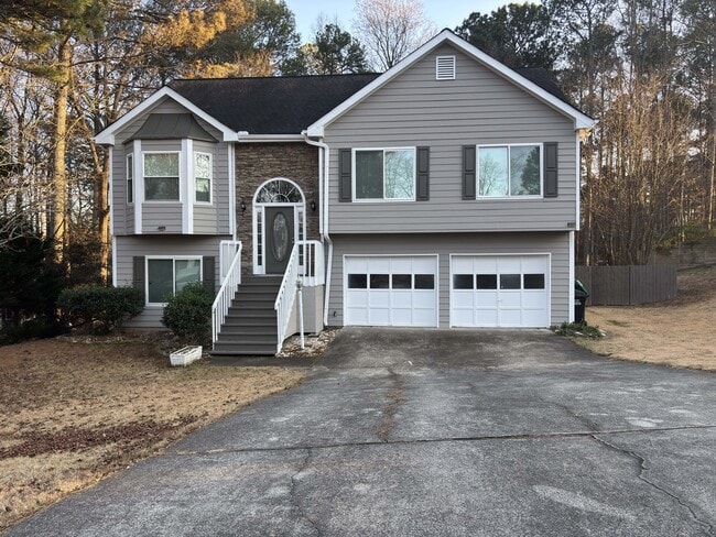 property at 3410 Camens Ct NE