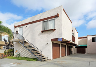 7851 Garfield Ave in Huntington Beach, CA - Building Photo - Building Photo