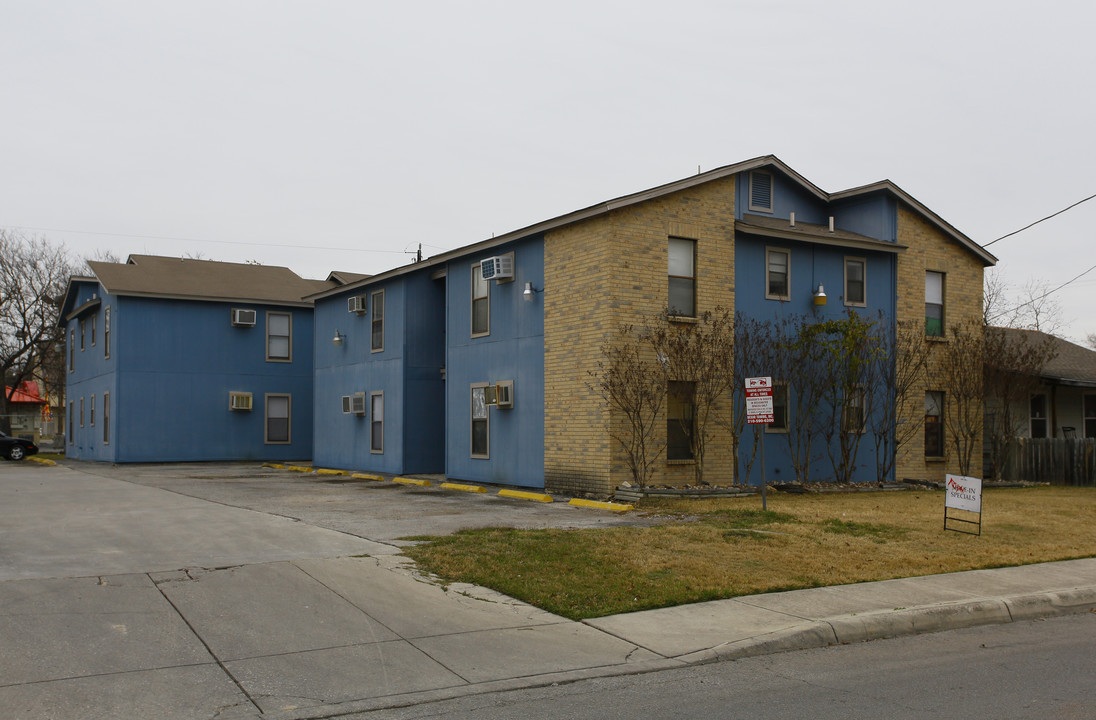 South Park in San Antonio, TX - Foto de edificio