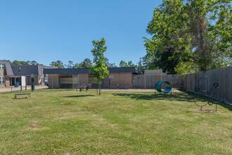 Hamlet Park in Beaumont, TX - Foto de edificio - Building Photo