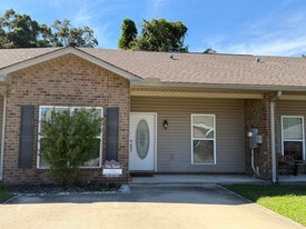 8465 Crissy Ln in Pensacola, FL - Building Photo