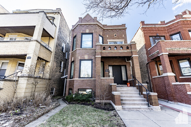 2638 N Mozart St, Unit # 03 in Chicago, IL - Building Photo - Building Photo