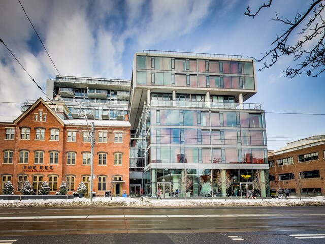 560-560 King St W in Toronto, ON - Building Photo