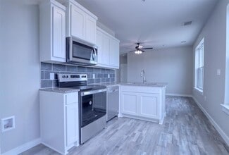 201 E 5th St, Unit TBD202 in Ferris, TX - Building Photo - Building Photo