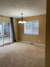 5482-5486 Monterey Dr SE in Salem, OR - Building Photo - Building Photo