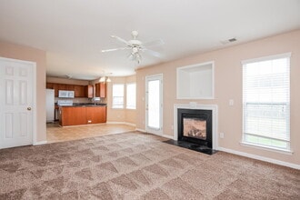 4511 Tabcat Ct in Charlotte, NC - Foto de edificio - Building Photo