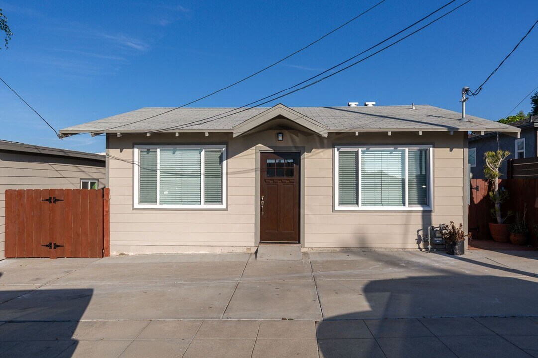 3125 Hawk St-Unit -Unit 1 in San Diego, CA - Building Photo