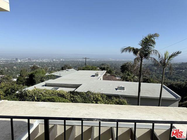 property at 1475 N Kenter Ave