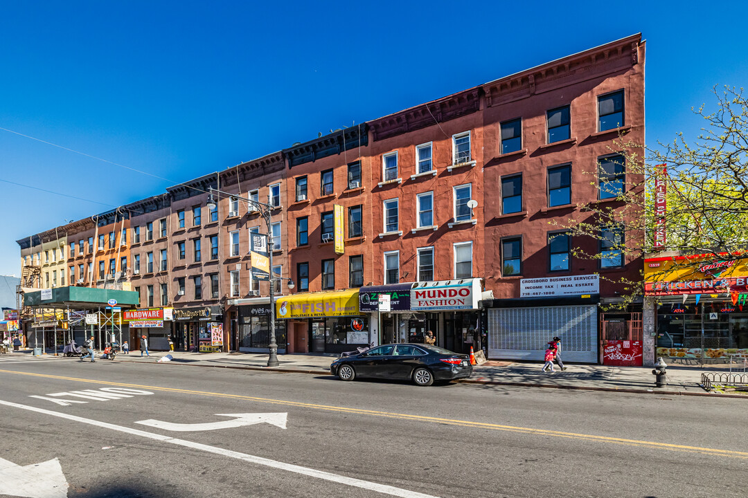 1513 Fulton Street in Brooklyn, NY - Foto de edificio