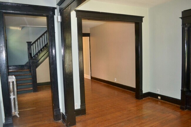 977 Woodruff Pl E Dr in Indianapolis, IN - Building Photo - Building Photo