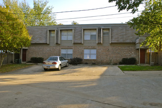 6 Duplexes in Arlington, TX - Foto de edificio - Building Photo