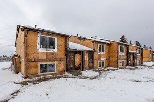 4649 Hubalta Rd SE in Calgary, AB - Building Photo
